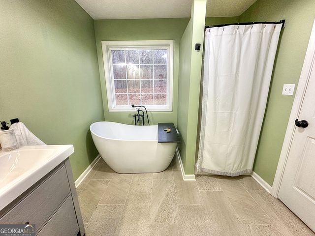 106 Woodstream Trail, Lagrange, GA 30240