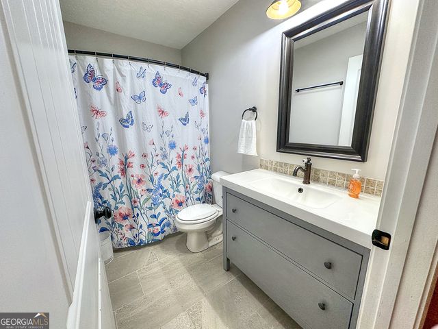 106 Woodstream Trail, Lagrange, GA 30240