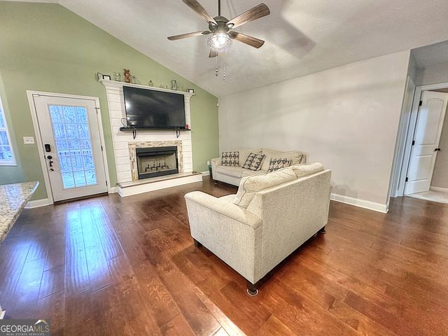 106 Woodstream Trail, Lagrange, GA 30240