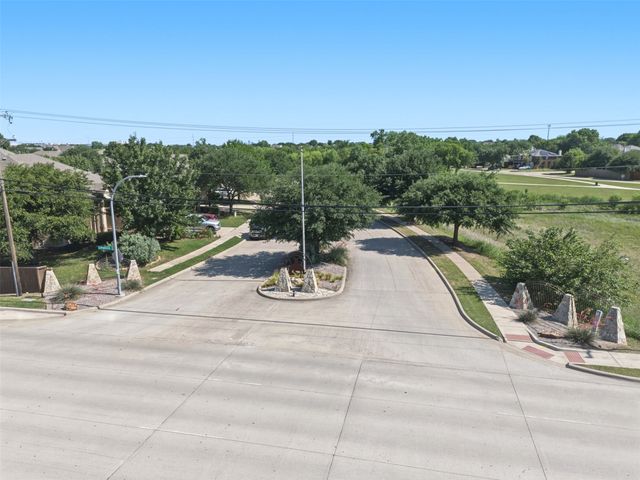 5976 Saddle Flap Drive, Fort Worth, TX 76179