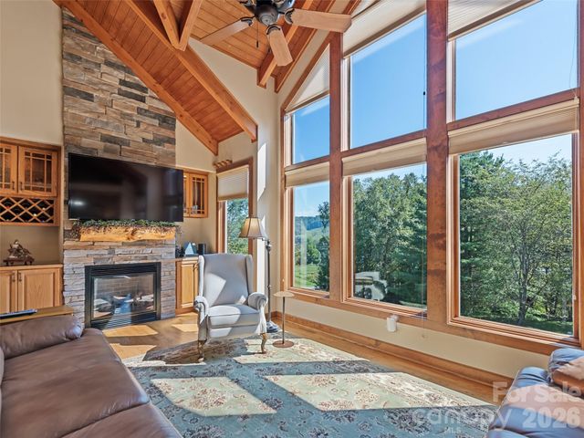 18 Covey Trail, Waynesville, NC 28786