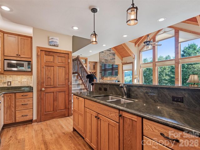 18 Covey Trail, Waynesville, NC 28786