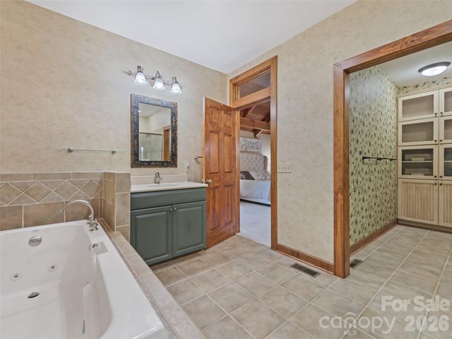18 Covey Trail, Waynesville, NC 28786