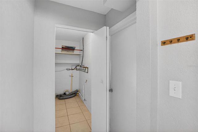 685 71ST AVENUE N, St Petersburg, FL 33702