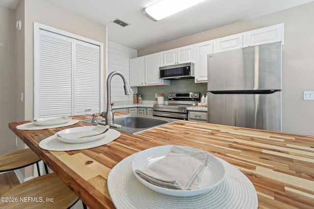 11693 HICKORY OAK Drive, Jacksonville, FL 32218