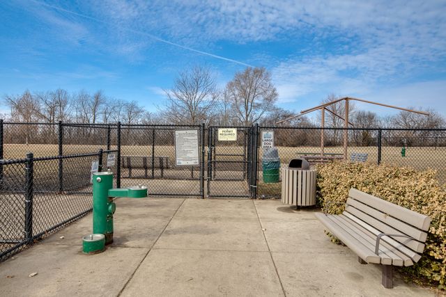 720 Thornbury Road, Bartlett, IL 60103