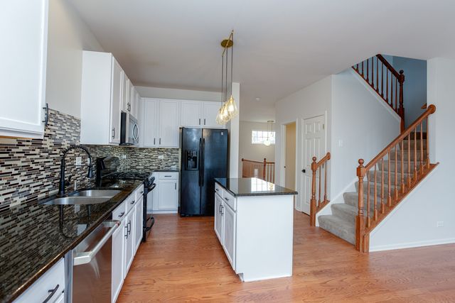 720 Thornbury Road, Bartlett, IL 60103