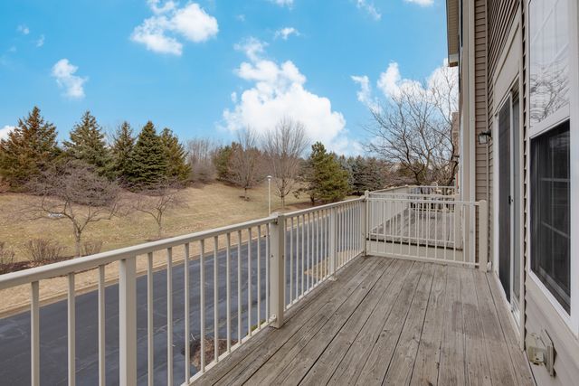 720 Thornbury Road, Bartlett, IL 60103