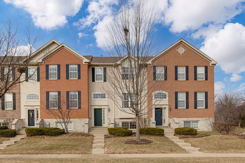 720 Thornbury Road, Bartlett, IL 60103