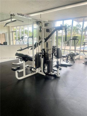 2350 NE 135th St 308, North Miami, FL 33181