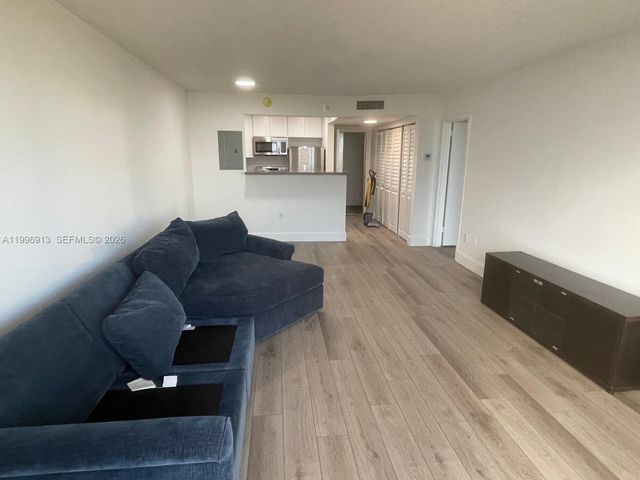 2350 NE 135th St 308, North Miami, FL 33181