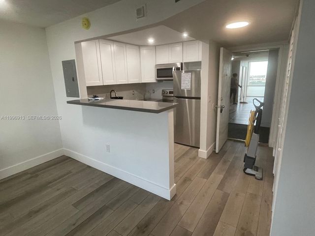 2350 NE 135th St 308, North Miami, FL 33181