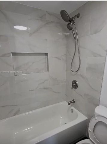 2350 NE 135th St 308, North Miami, FL 33181