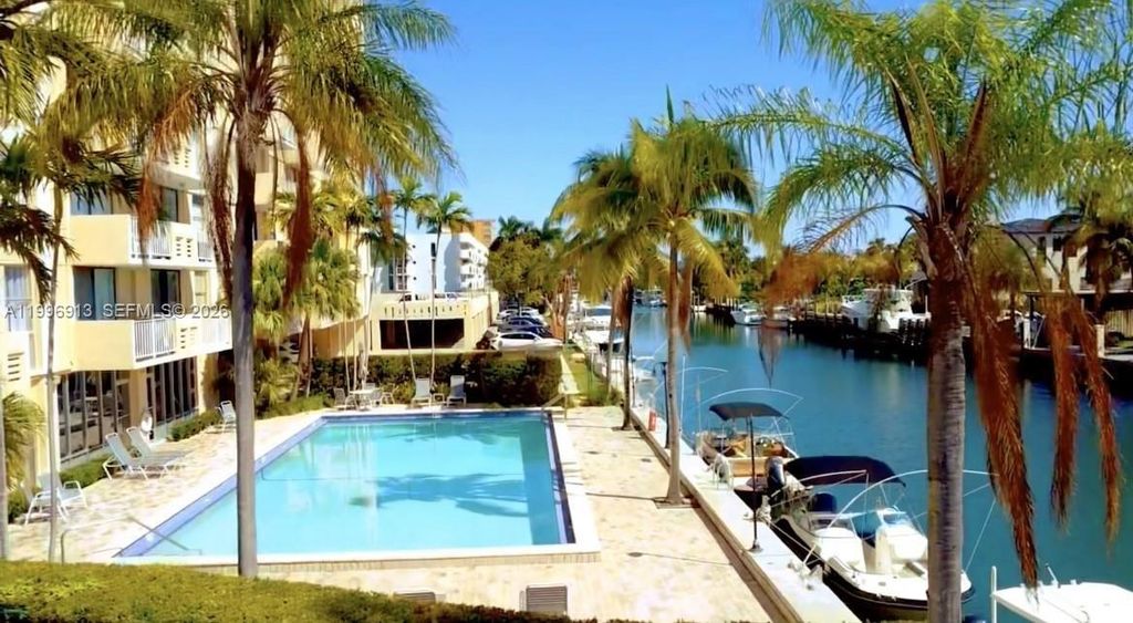 2350 NE 135th St 308, North Miami, FL 33181