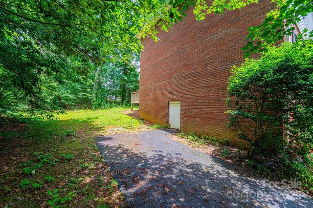 1009 22nd Street NE A-E, Hickory, NC 28601
