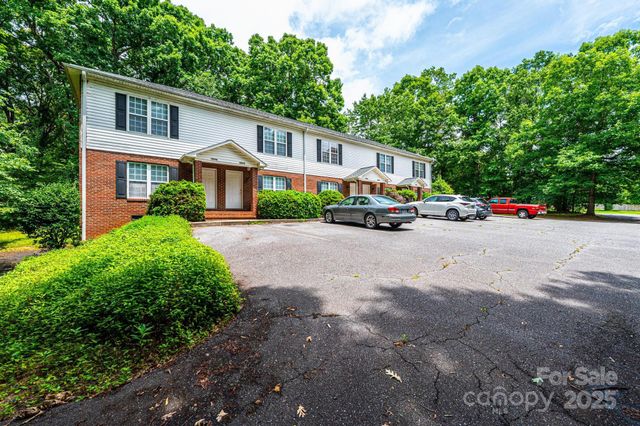 1009 22nd Street NE A-E, Hickory, NC 28601