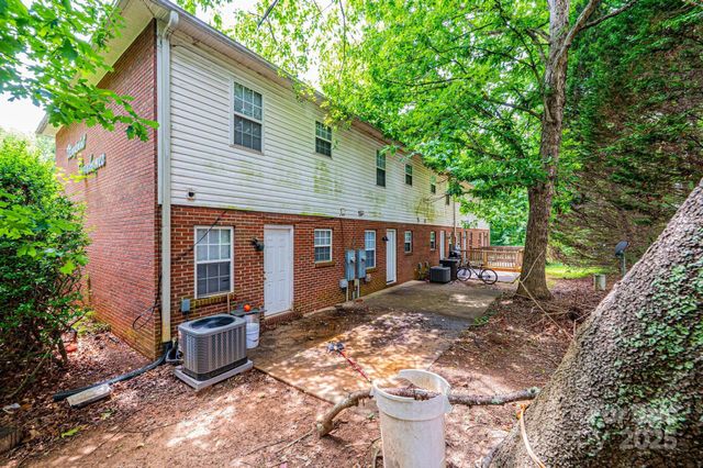 1009 22nd Street NE A-E, Hickory, NC 28601