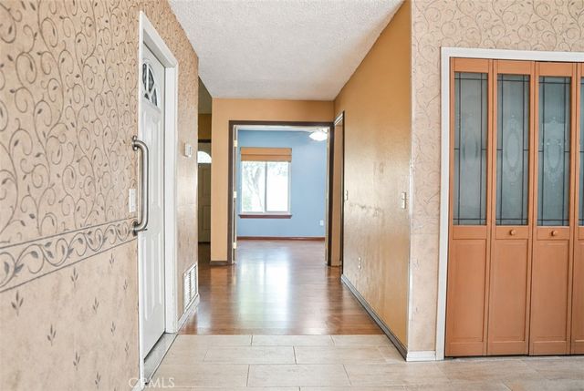 10415 Charleston, Riverside, CA 92503