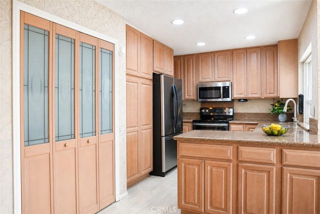 10415 Charleston, Riverside, CA 92503