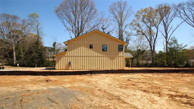 5572 Lilburn Stone Mountain Road, Stone Mountain, GA 30087