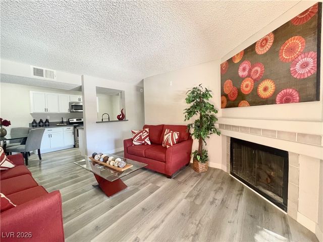 5250 Mission Carmel Lane 204, Las Vegas, NV 89107