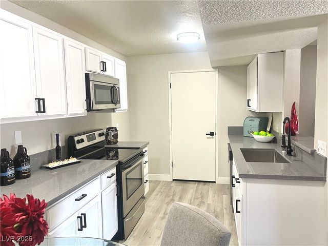 5250 Mission Carmel Lane 204, Las Vegas, NV 89107