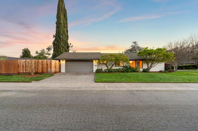 2965 Marco Way, Carmichael, CA 95608