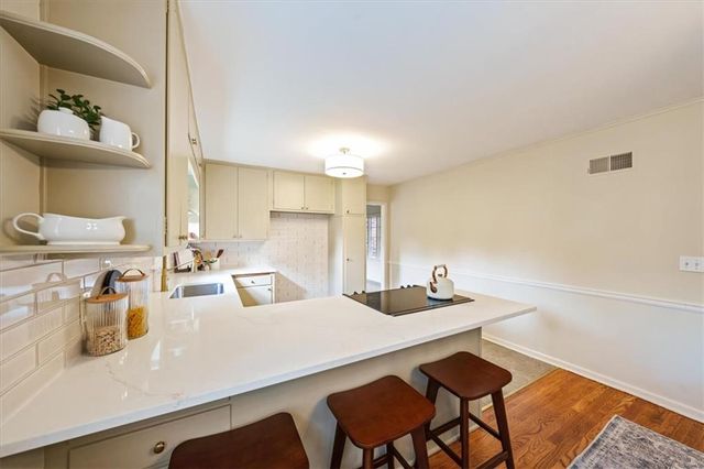 2525 W 50th Terrace, Westwood, KS 66205