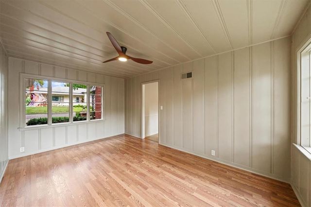 2525 W 50th Terrace, Westwood, KS 66205