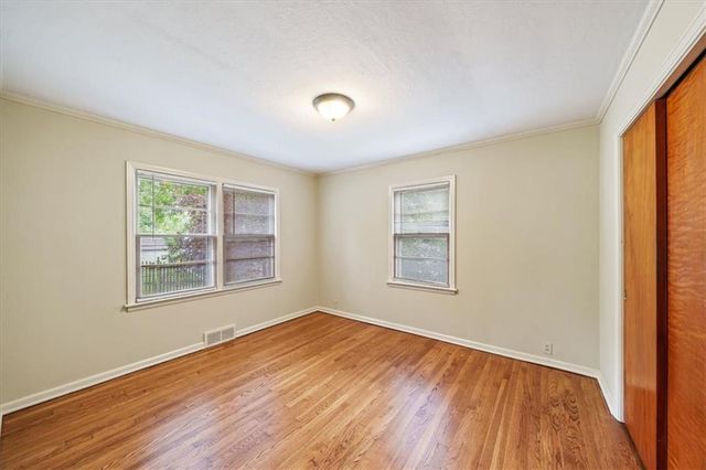 2525 W 50th Terrace, Westwood, KS 66205