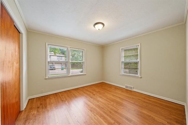2525 W 50th Terrace, Westwood, KS 66205