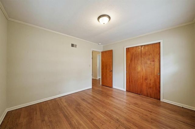 2525 W 50th Terrace, Westwood, KS 66205