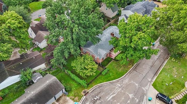 2525 W 50th Terrace, Westwood, KS 66205