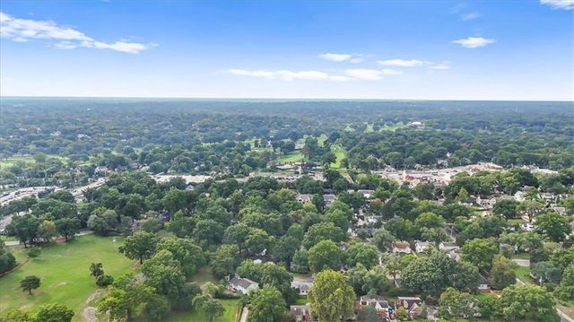 2525 W 50th Terrace, Westwood, KS 66205