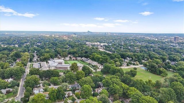 2525 W 50th Terrace, Westwood, KS 66205