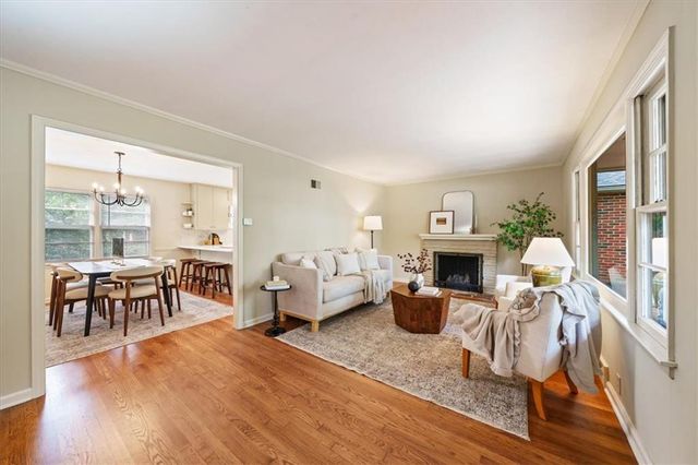 2525 W 50th Terrace, Westwood, KS 66205