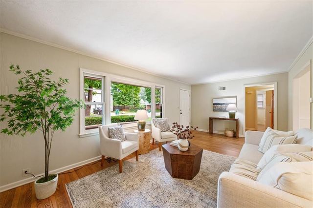 2525 W 50th Terrace, Westwood, KS 66205