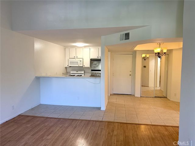 7640 Oso Avenue 316, Winnetka, CA 91306