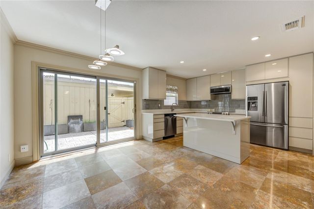 6337 Briar Rose Drive 145, Houston, TX 77057