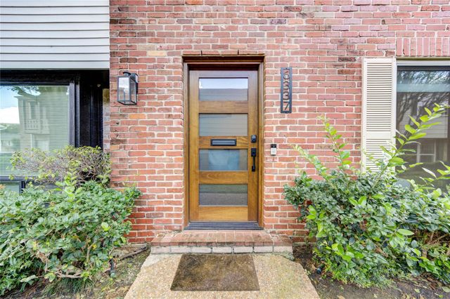 6337 Briar Rose Drive 145, Houston, TX 77057
