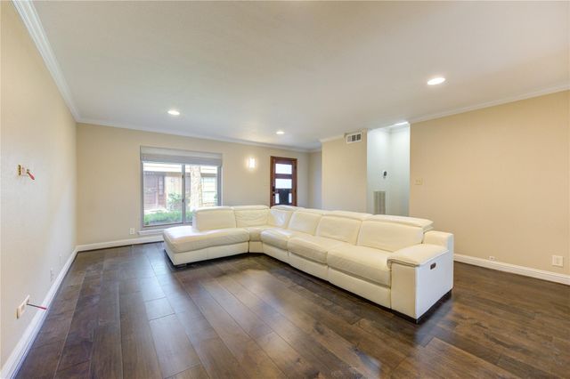 6337 Briar Rose Drive 145, Houston, TX 77057