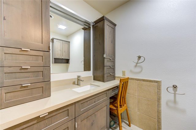 6337 Briar Rose Drive 145, Houston, TX 77057