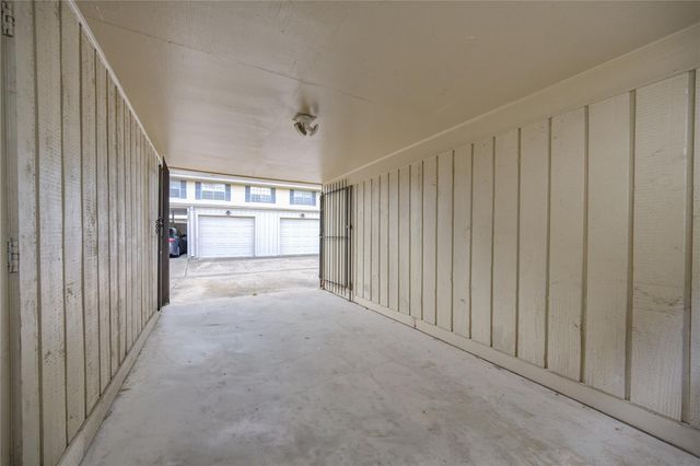 6337 Briar Rose Drive 145, Houston, TX 77057