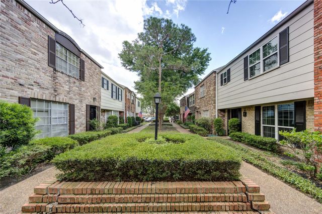 6337 Briar Rose Drive 145, Houston, TX 77057