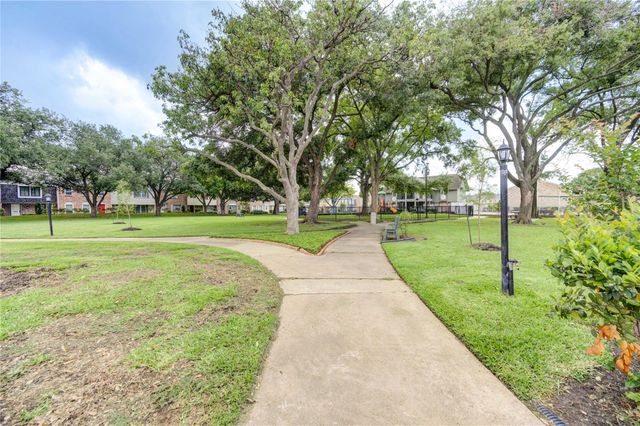 6337 Briar Rose Drive 145, Houston, TX 77057