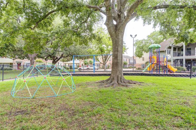 6337 Briar Rose Drive 145, Houston, TX 77057