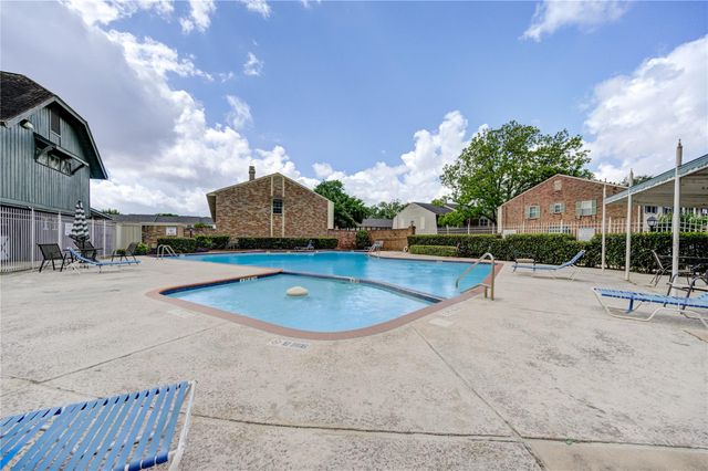 6337 Briar Rose Drive 145, Houston, TX 77057