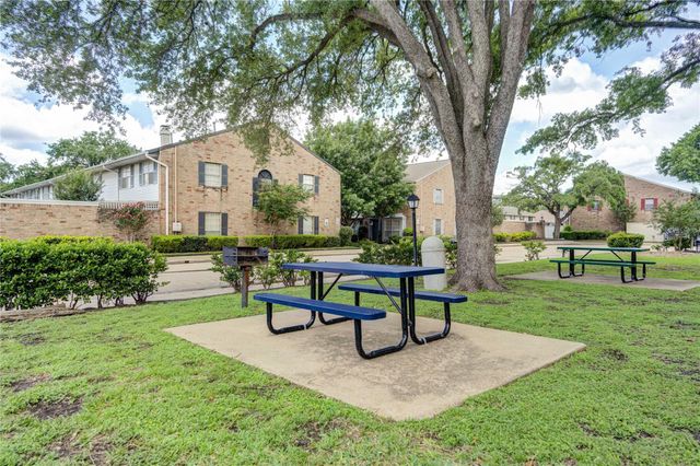 6337 Briar Rose Drive 145, Houston, TX 77057