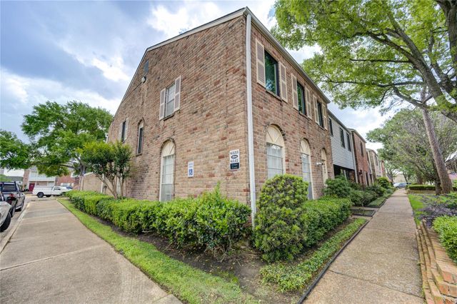 6337 Briar Rose Drive 145, Houston, TX 77057
