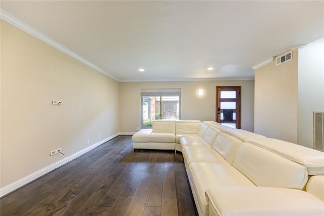 6337 Briar Rose Drive 145, Houston, TX 77057